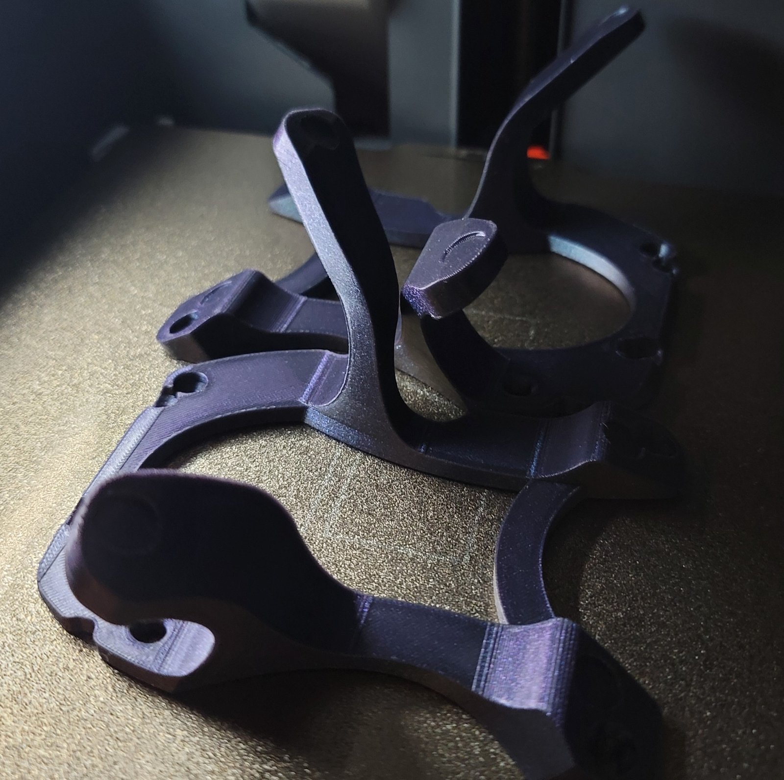 Stands for the keyboard freshly made on the print plate of my 3D printer